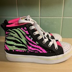 Almost Brand New Skechers Flip Kicks w Reversible Sequins & Gem Toes